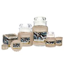 Candele profumate yankee candle fragranza Seaside Woods disponibile in più formati grande media piccola per auto tea light sampler e tart