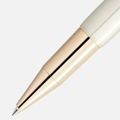 Montblanc Heritage R&N Baby Roller colore Ivory particolare del puntale.