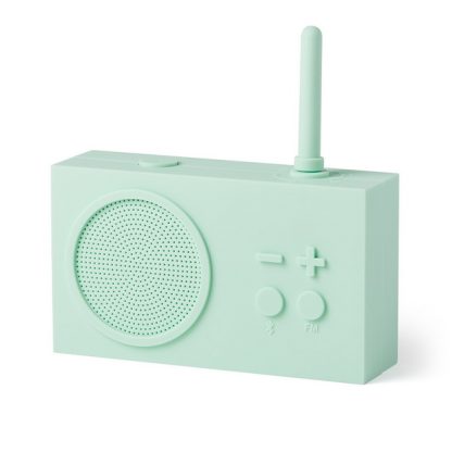 La forma retrò di Tykho di colore mint, ricorda le tradizionali radio AM/FM che si trovavano nelle cucine dei nostri genitori, ma con un tocco contemporaneo, funzione speaker Bluetooth® vista in diagonale