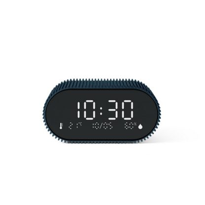 Lexon sveglia Ray Clock colore blu, dotata di uno schermo LCD VA puro nero per una visibilità chiara in ogni momento, sensori di temperatura ambiente e umidità, visualizza informazioni utili per il tuo benessere quotidiano, vista frontale.