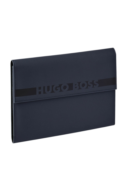 Hugo Boss Cloud Folder A5 matte blue, visto in diagonale