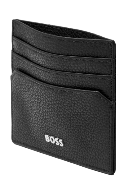 Hugo Boss Porta card Classic Grained in pelle nero, visto in diagonale.