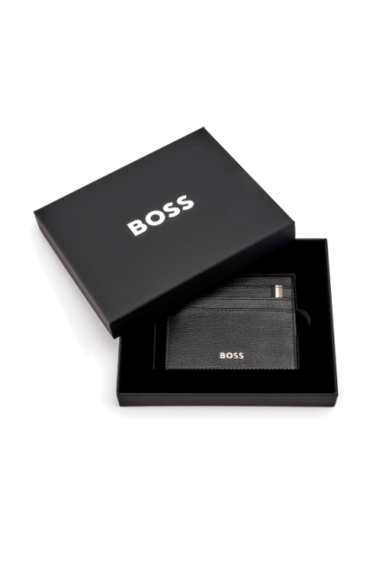 Hugo Boss Porta card Iconic in pelle nera, visto in confezione.