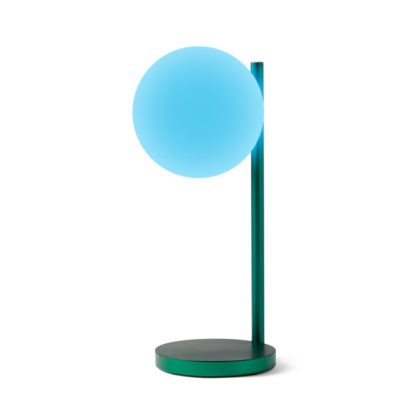 Lexon Bubble Lamp è una lampada da scrivania a luce bianca fredda o calda + 7 colori di illuminazione e caricabatterie wireless integrato. Accesa in azzurro