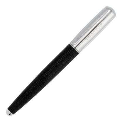 Hugo Boss Pure Iconic Black Rollerball in diagonale chiusa vista dal retro con logo HB