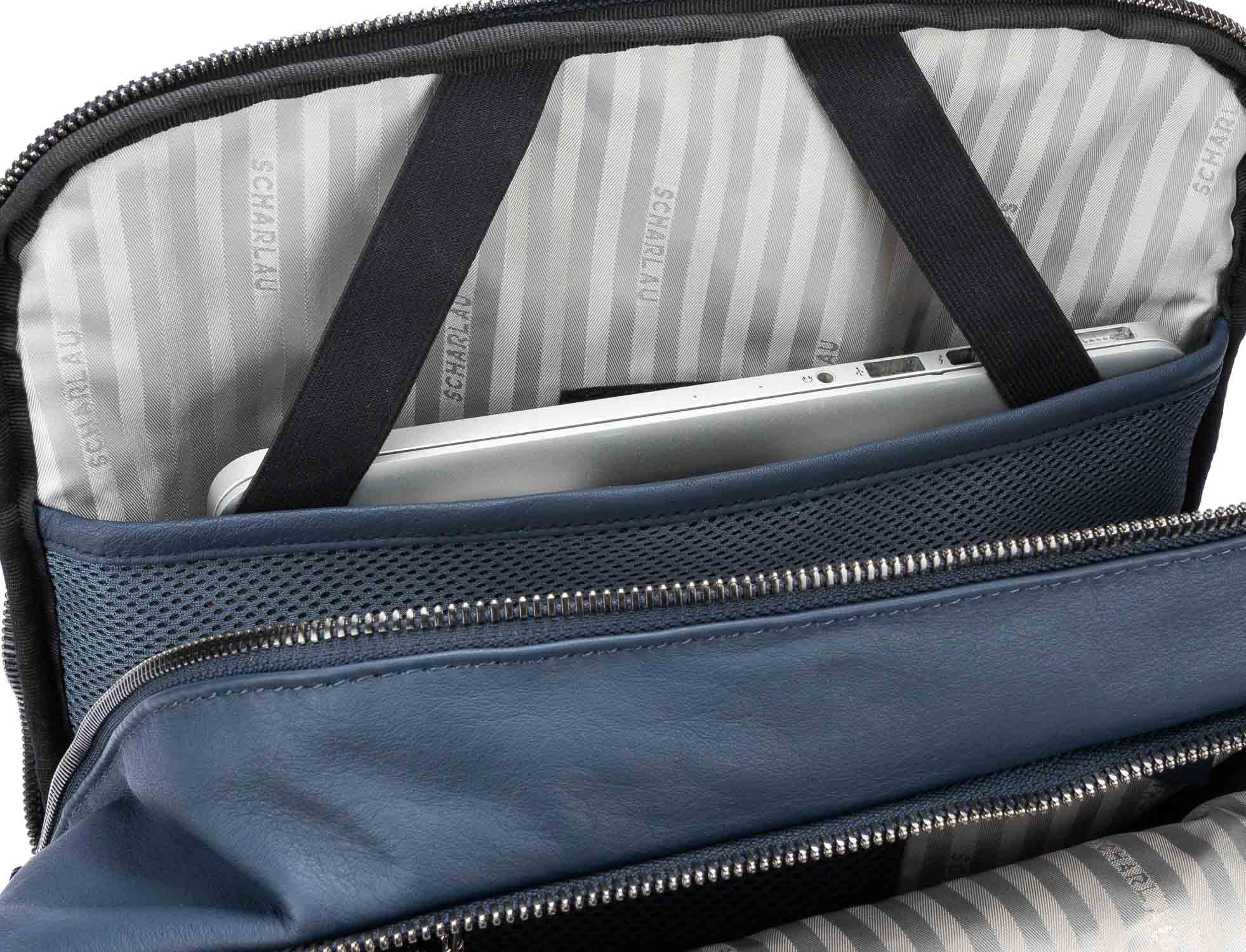 Scharlau Slackline zaino in pelle blu particolare della tasca porta pc