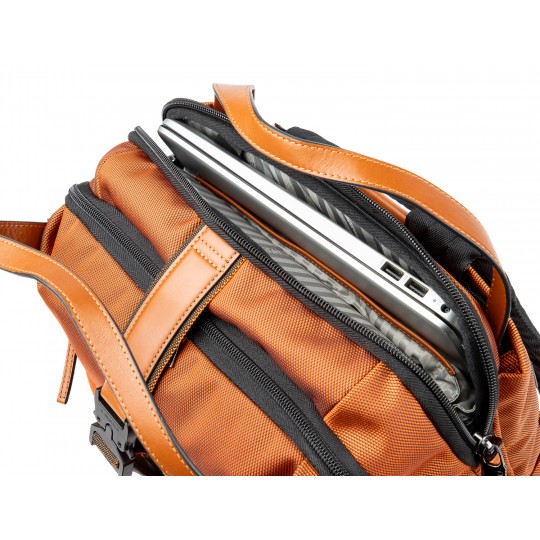 Scharlau Zaino Tote in tessuto e pelle con porta pc fino al 15,6" 2 scomparti con spallette sganciabili per portabilità a borsa particolare delle tasche.